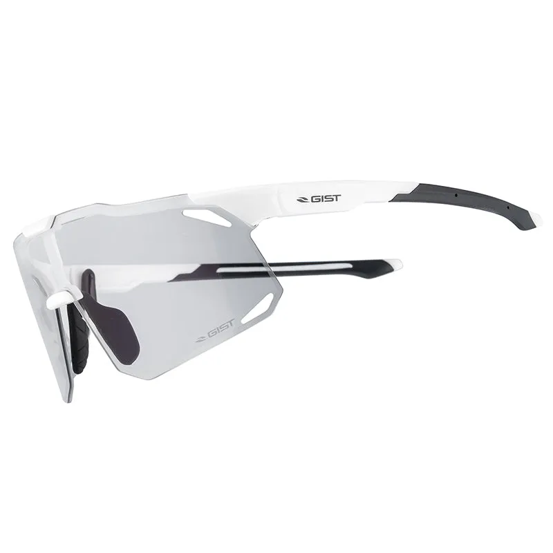 Lunettes Vélo Adulte Gist Eclipse Monture Blanc Verres Photocromiques Qui S'Adaptent Automatiquement A La Luminosite Protection 100% Uv - (Verre Cat 1-3) Compatible Clip Verres Correcteurs Ref 225380