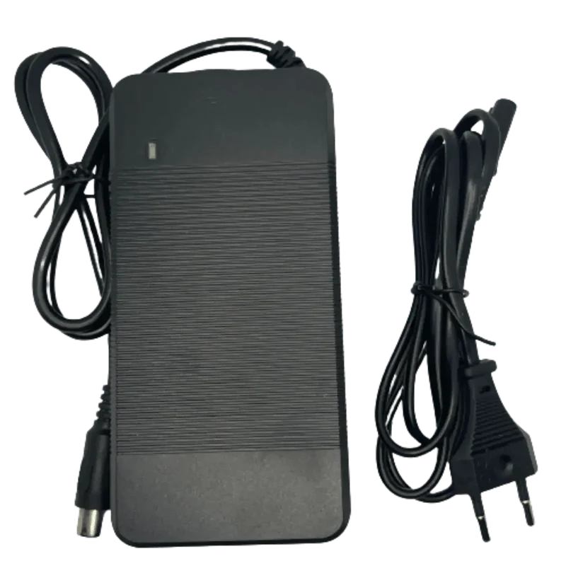 Chargeur de vélo électrique 54.6V 3A fiche DC 8mm
